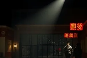 老厂区的春天封面，红砖厂房与爬山虎